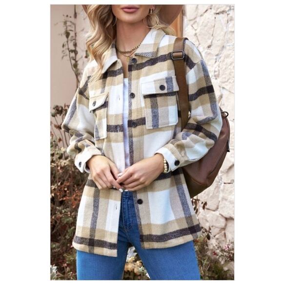 Green, Flannel, Plaid with Pockets Shacket - Picture 3 of 7